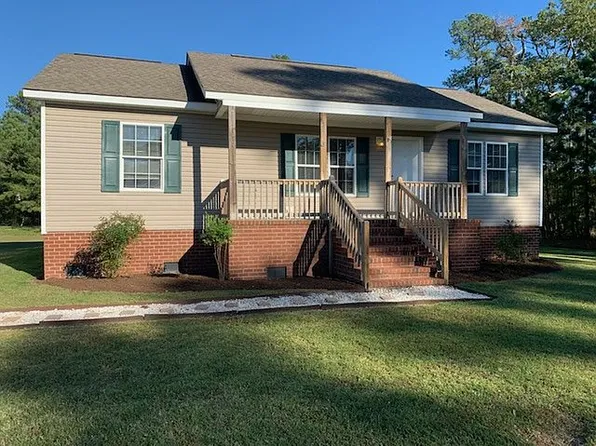 3 Dryden Farm Ln, Poquoson, VA 23662