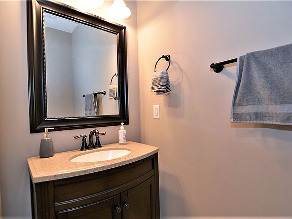 5th image of 1433 Breezy Creek Dr
