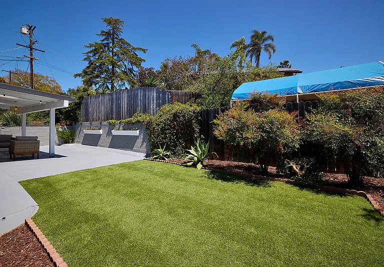 2136 Foothill Dr — Photo 22
