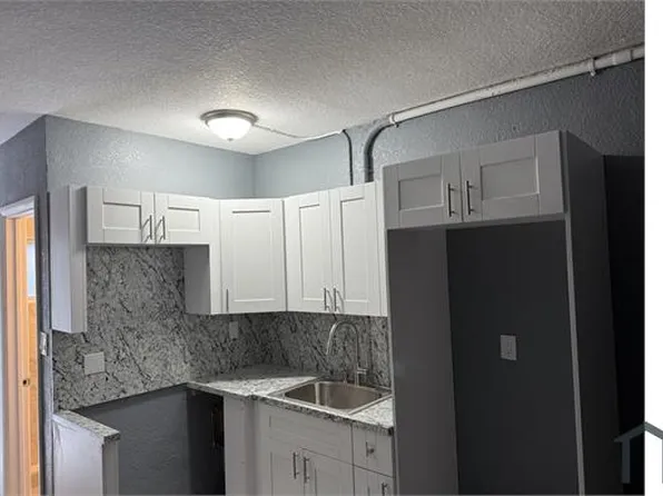 712 NW 19th Ter, Fort Lauderdale, FL 33311