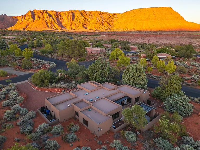 1353 W Lake Dr — Photo 29