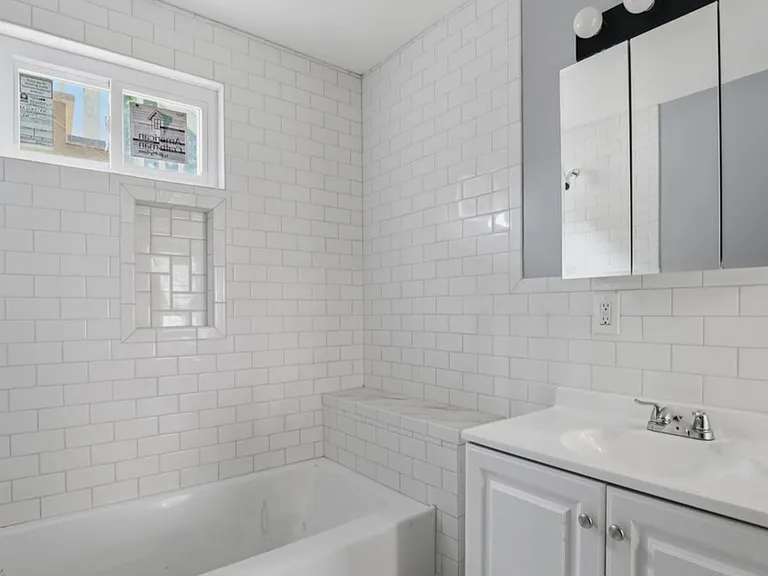 33 Congress Ave #1 — Photo 7