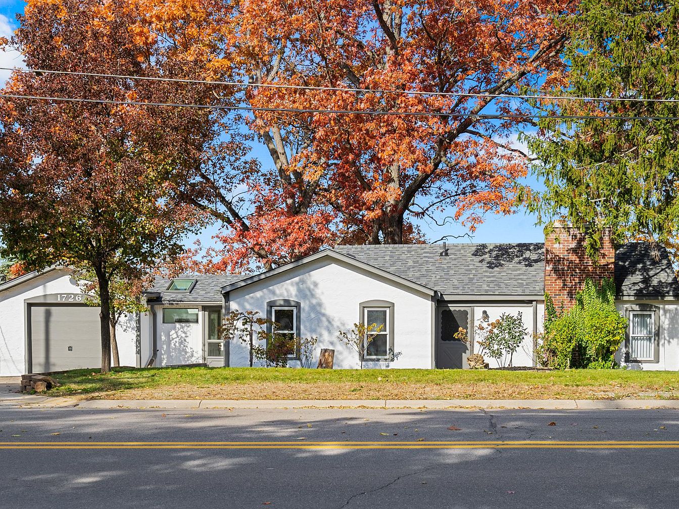 1726 W Oakley Park Rd, Commerce Township, MI 48390 | Zillow