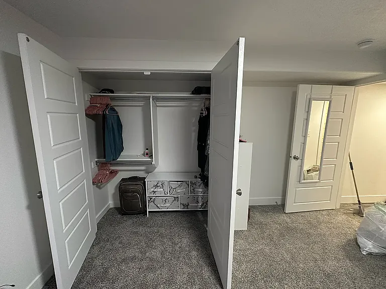 2641 S Shorewood Dr #BASEMENT — Photo 1