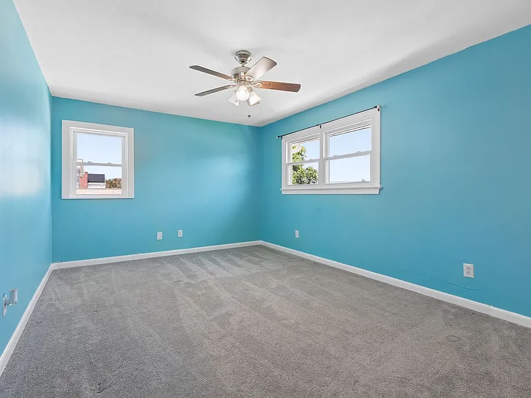 29 Adriatic Ave — Photo 28