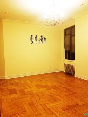 Rented by EXR | media 10