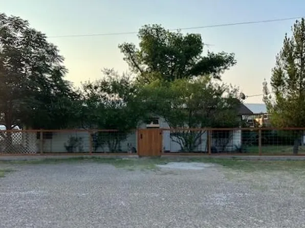 612 N 4th St, Sanderson, TX 79848