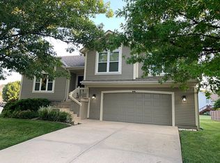 500 E Hawthorn St, Gardner, KS 66030