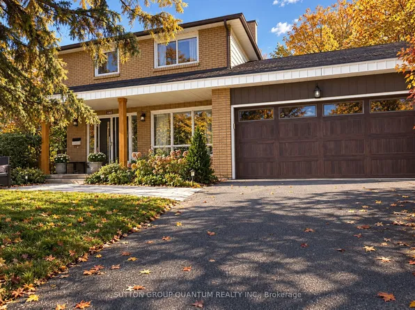 1005 Fredonia Dr, Mississauga, ON L5C 2W5