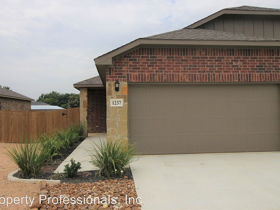 1st image of 1237 Old Fm 306