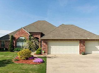 905 W Mid Iron Way, Edmond, OK 73025