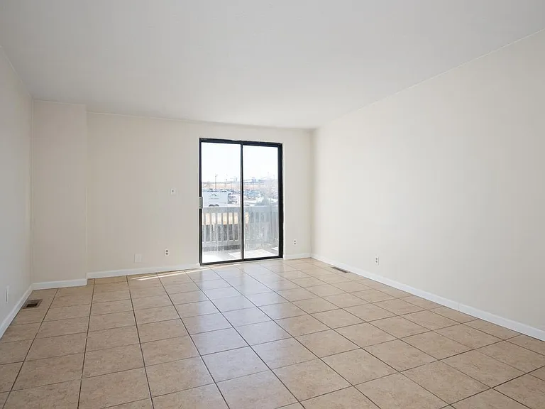 6252 Pontiac St — Photo 15
