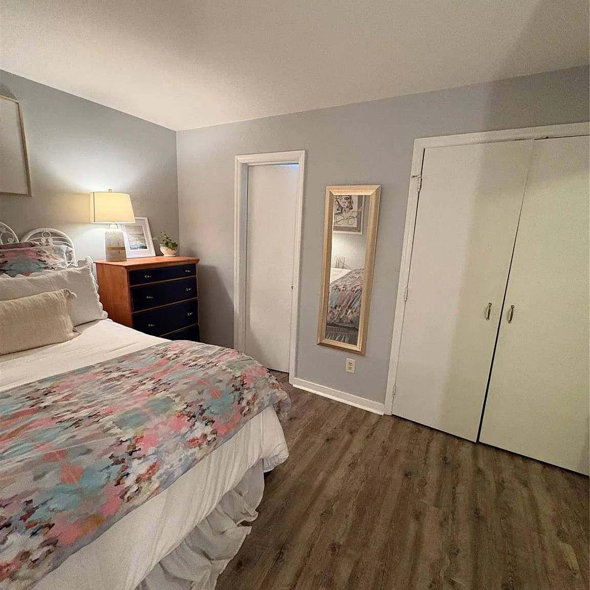 2 bed, 982.0 bath, $2,400 — Photo 4