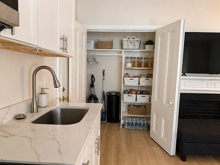 568 Main St #1 — Photo 4