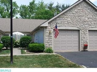 486 Three Oaks Ct, Columbus, OH 43230