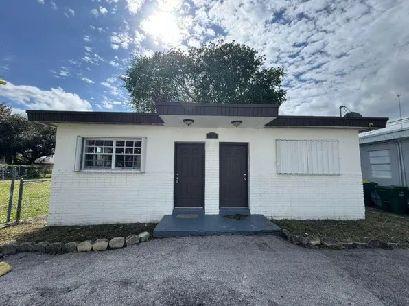 1042 Foster Rd #12, Hallandale, FL 33009