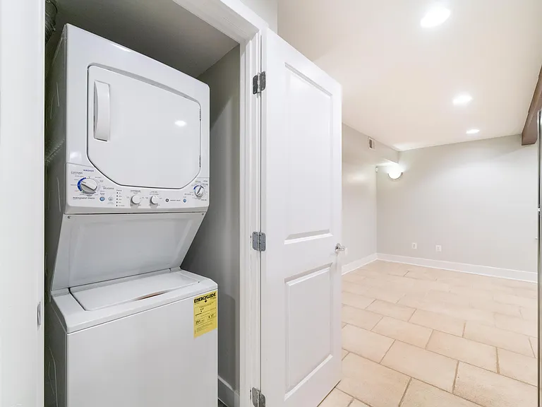 1361-1361B Perry Pl NW — Photo 12