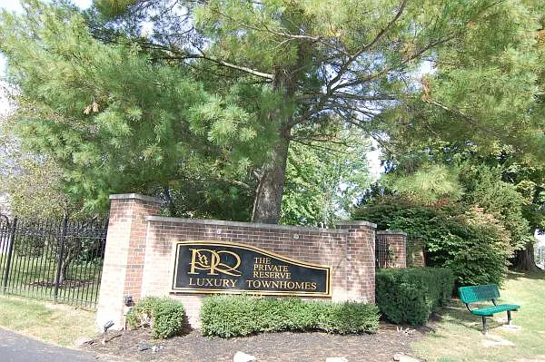 Private Reserve Townhomes — Photo 8