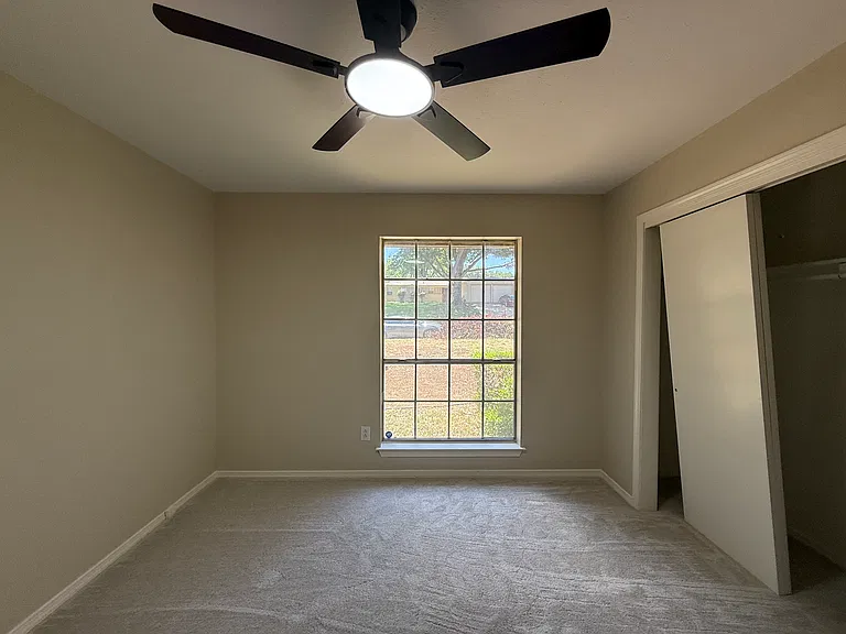 5204 Winifred Dr — Photo 24