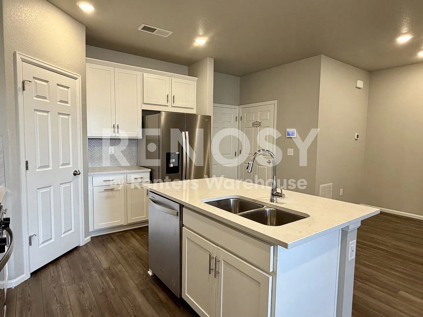 October Lease Incentive- 11352 W Grand Dr immediate availability! — Photo 3