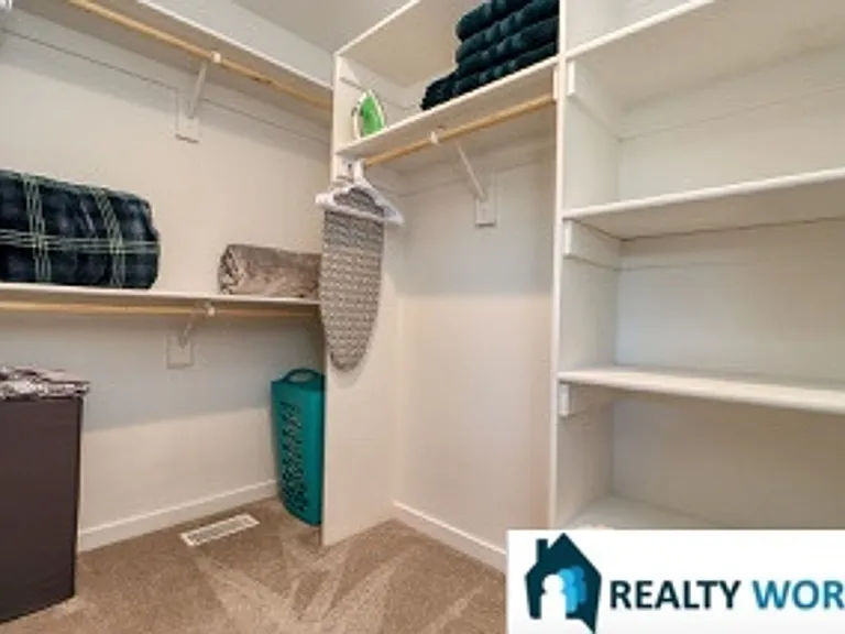4547 Lewis Ave — Photo 12