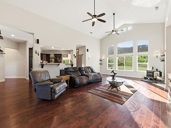 4th image of 7561 Pleasants Valley Road