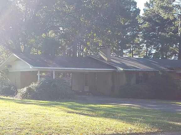 3rd image of 2231 Southgate Dr