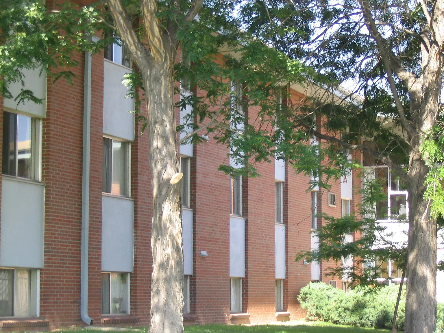 Westminster Park Plaza Apartment Homes 2740 — Photo 2
