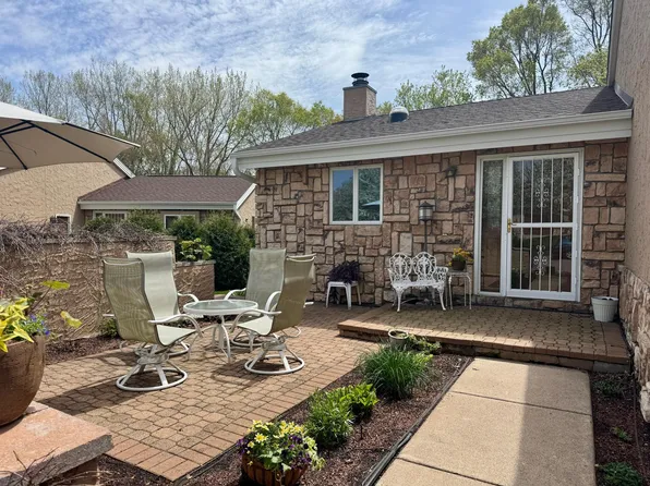 526 Brook Ln, Saint Cloud, MN 56301