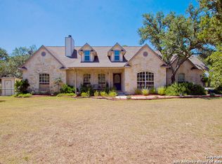 302 Redfield Rd, Bergheim, TX 78004