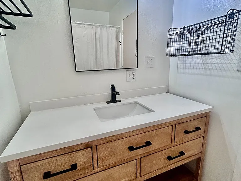 13407 E 55th St — Photo 37