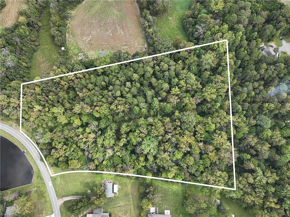 1st image of 1910 Lynwood Dr