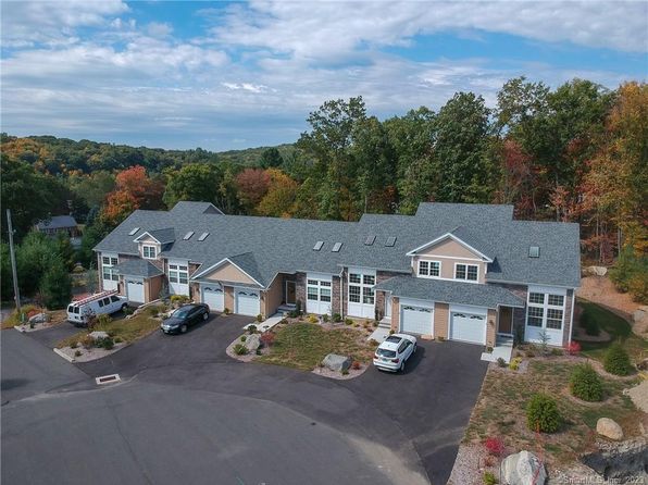 29 Gaby Ln, Naugatuck, CT 06770