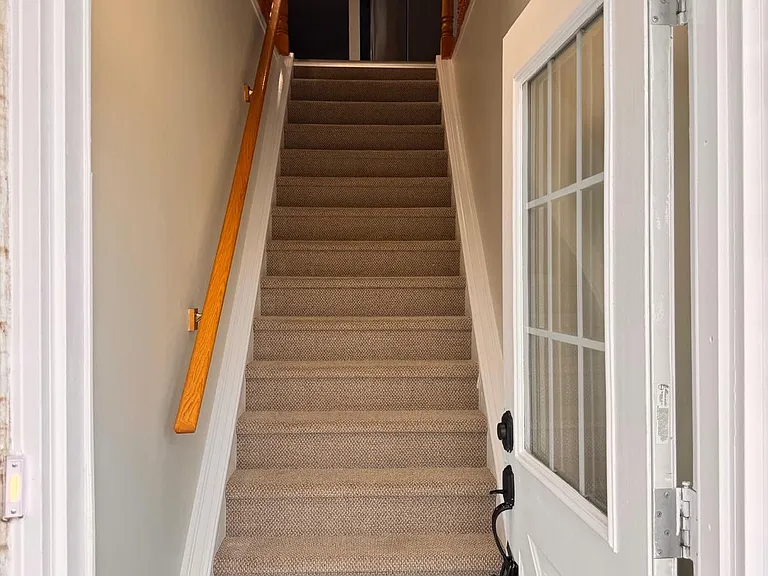 344 Edgehill Dr #UPPER — Photo 2
