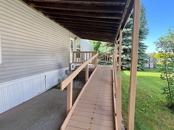 3rd image of 407 Thistlewood Dr