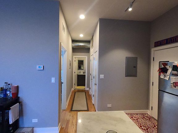 5th image of 1355 N Milwaukee Ave #303