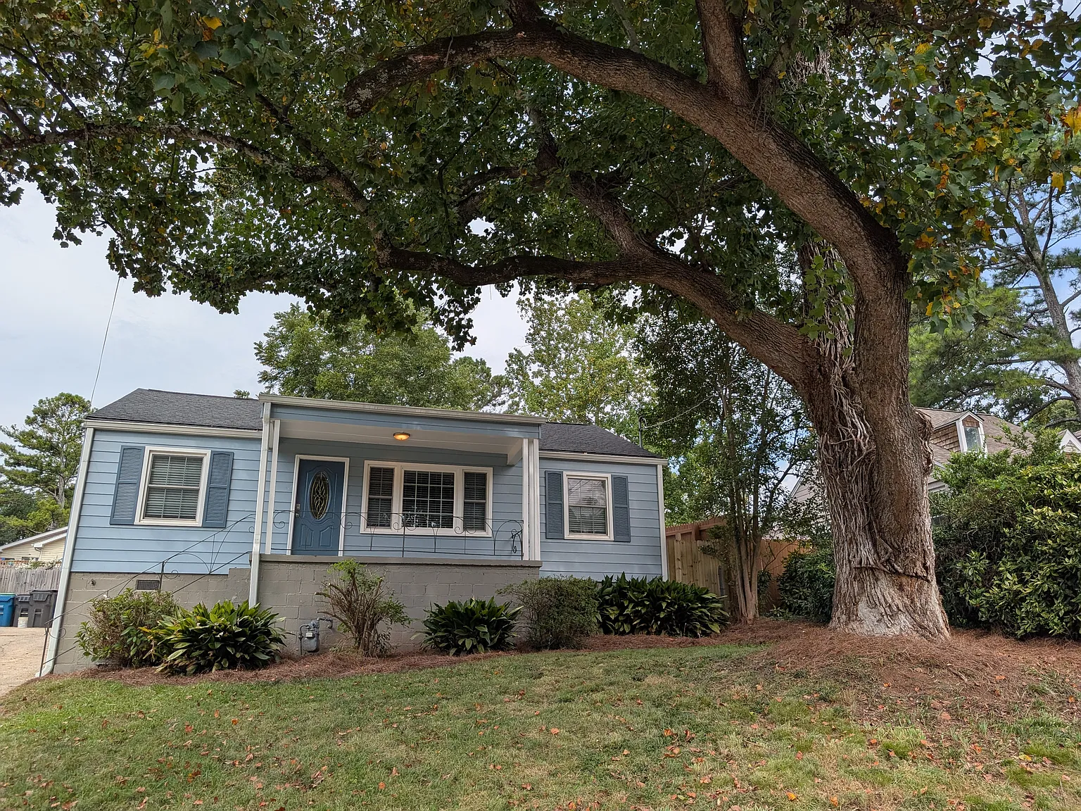 3 bed, 1026 sqft, $2,150 — Photo 2