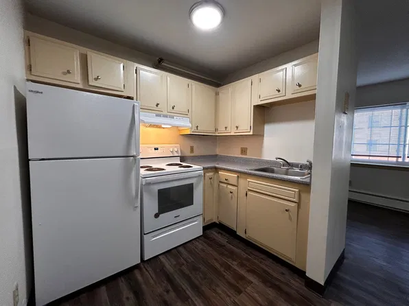 261 Pine St APT 22, Manchester, NH 03103