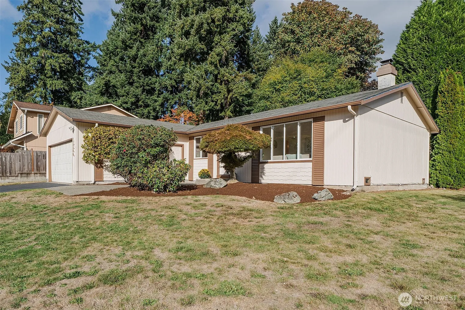 12244 NE 136th Place photo 1