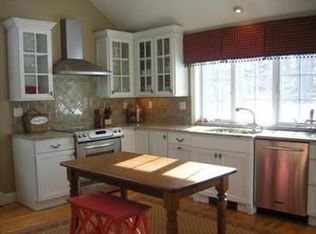 5 Bartlett Ave, Medfield, MA 02052