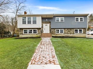 216 Grove St, Randolph, MA 02368