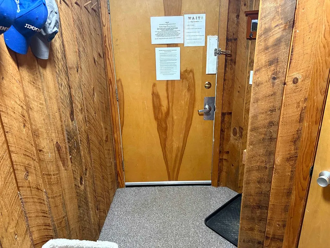 2 bed, 1.0 bath, 990 sqft, $1,700 — Photo 3