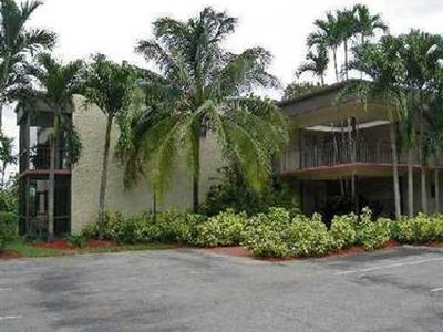 8901 N New River Canal Rd APT 24W, Plantation, FL, 33324