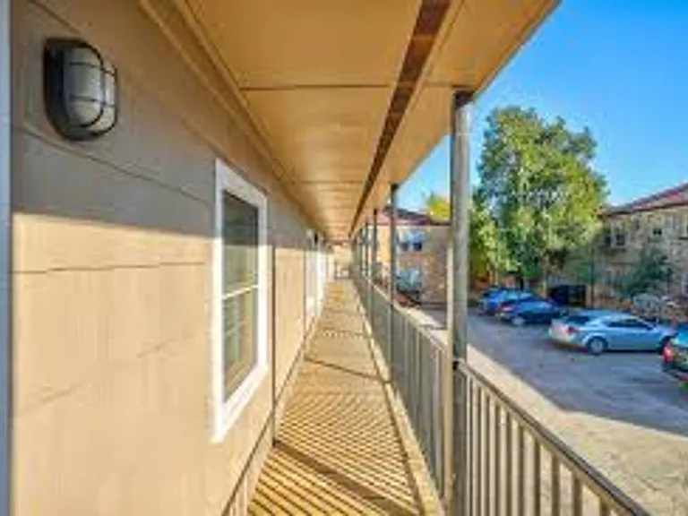 Windsor Court Apartments — Photo 26