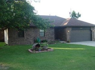 4249 W Gardenia Dr, Battlefield, MO 65619