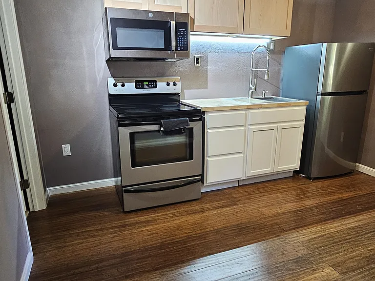 630 Robinhoods Holw #1 — Photo 6
