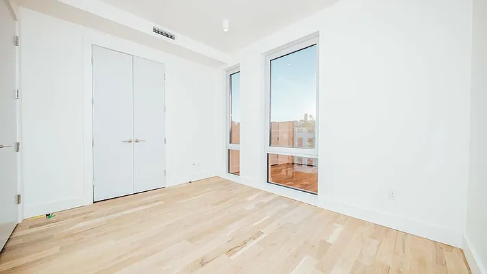 Rented by Nooklyn NYC LLC | media 13