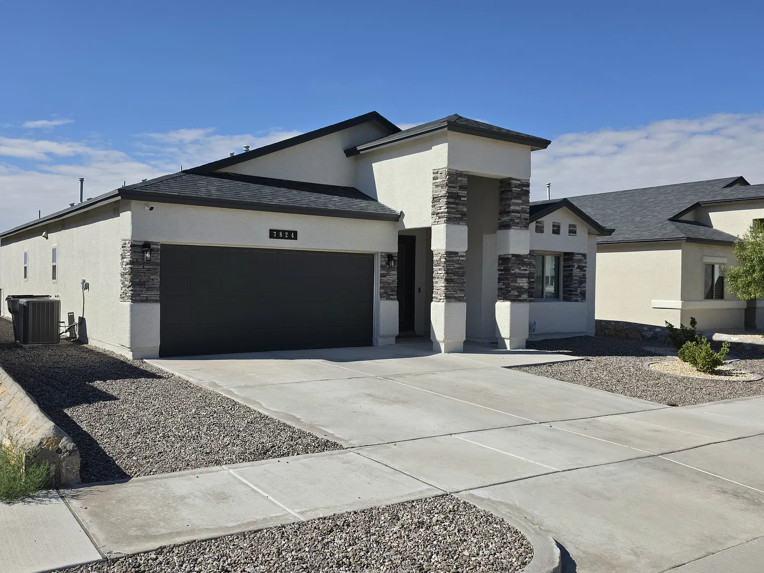4 bed, 1850 sqft, $2,650 — Photo 3