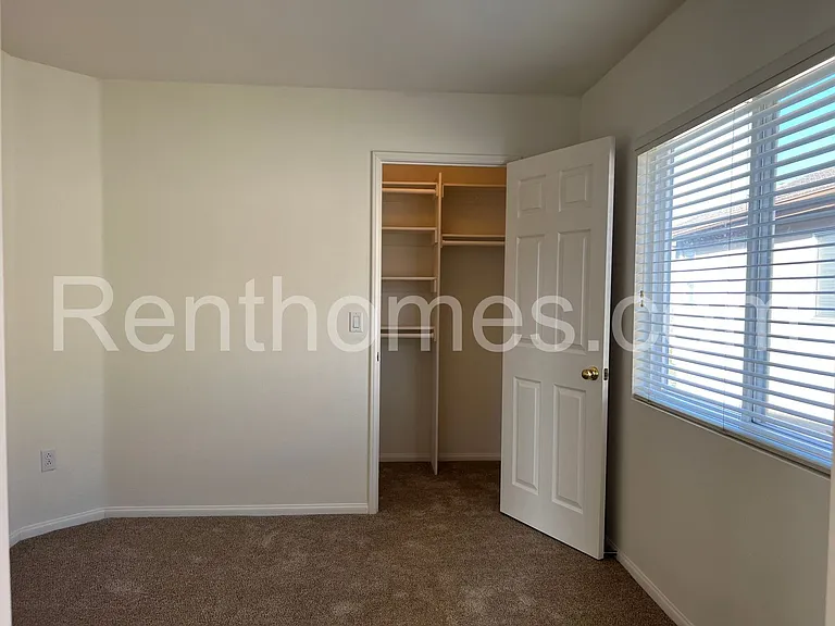 10326-28 Scripps Poway Pkwy — Photo 9