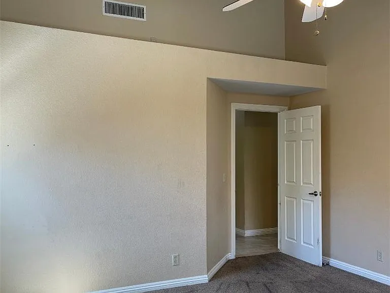 5905 April Ln — Photo 14